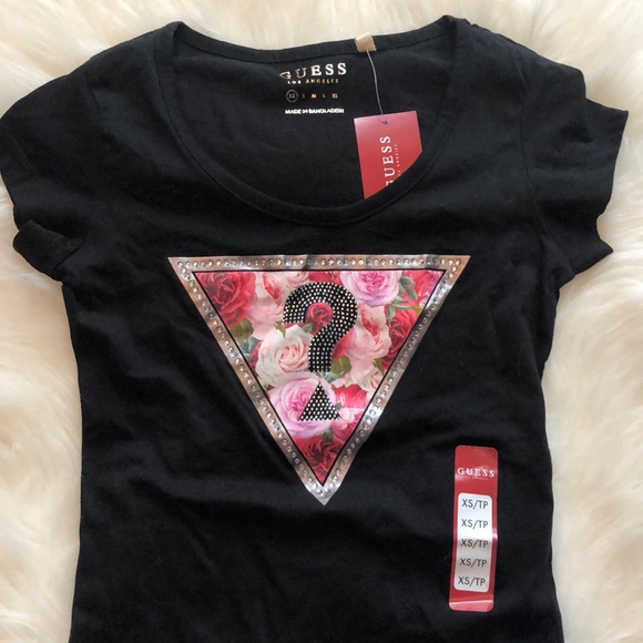 Guess Tops - Guess T-SHIRT NWT